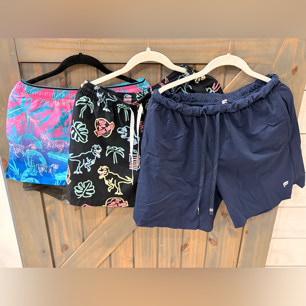Men’s Dinosaur Tiger chubbies Fabletics shorts size Small